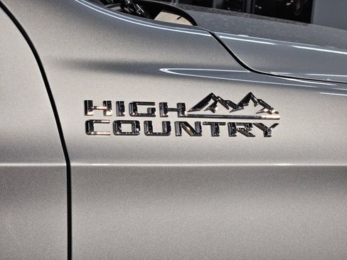 Used 2024 Chevrolet Tahoe High Country AWD/4WD image 40