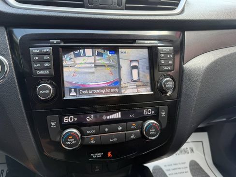 Used 2016 Nissan Rogue SV w/ SV Premium Package AWD/4WD image 25