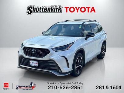 Used 2022 Toyota Highlander XSE