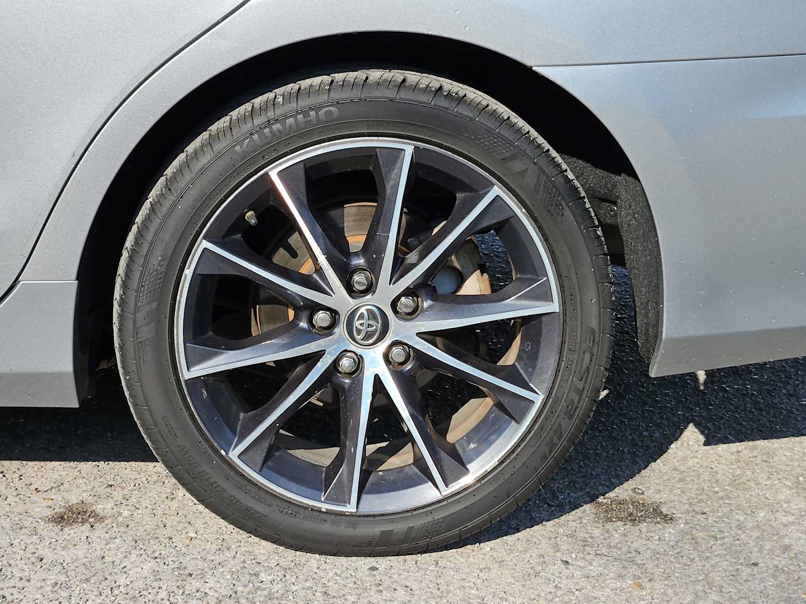 Used 2015 Toyota Camry XSE FWD image 7