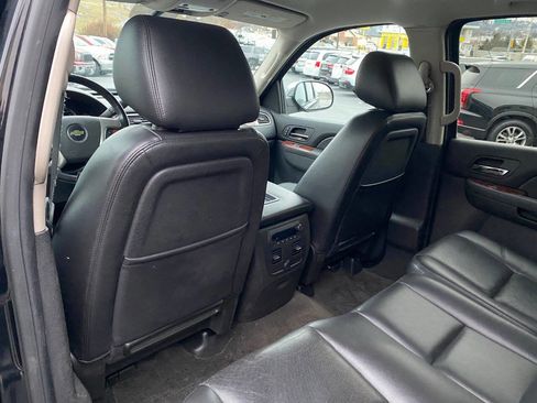 Used 2012 Chevrolet Avalanche LTZ image 23