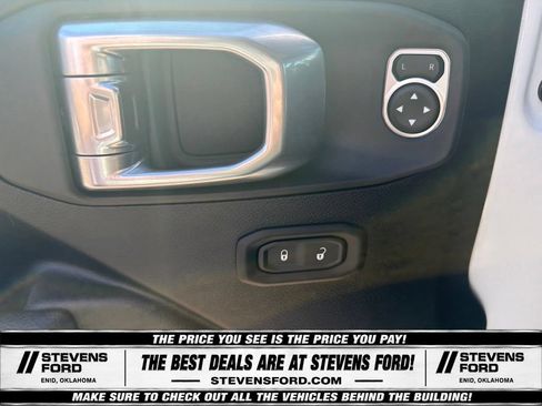 Used 2025 Jeep Gladiator Sport AWD/4WD image 22