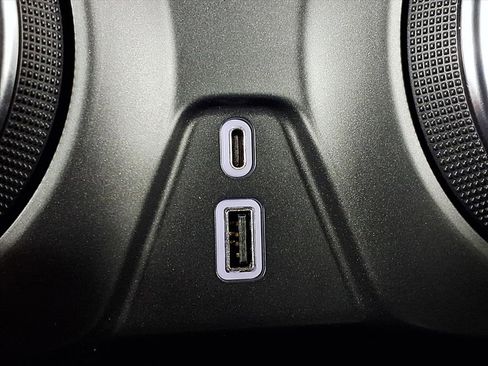 Used 2022 Chevrolet Blazer LT image 23