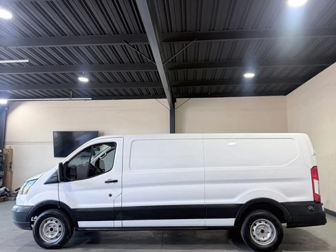 Used 2017 Ford Transit 250 148 Low Roof RWD image 5