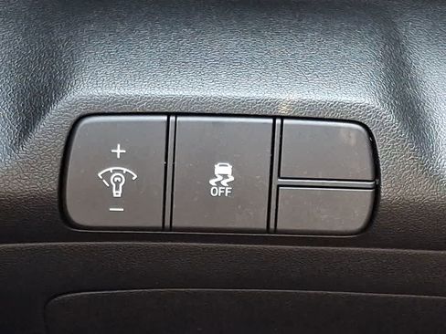 Used 2025 Hyundai Elantra Sport image 23