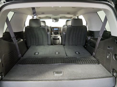 Used 2015 Cadillac Escalade Luxury image 14