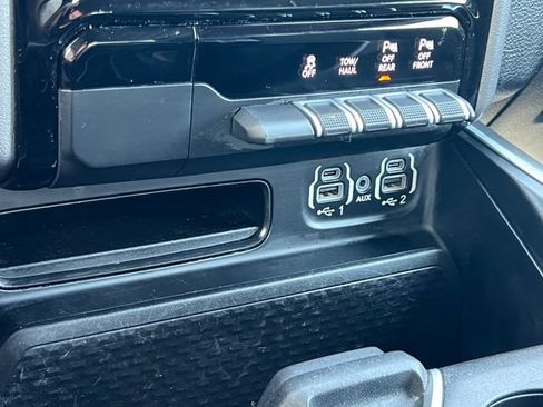 Used 2023 RAM 1500 Big Horn AWD/4WD image 30