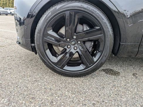 Used 2024 Land Rover Discovery Dynamic SE image 21