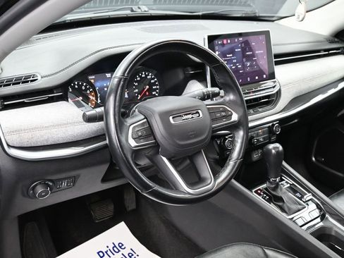 Used 2022 Jeep Compass Latitude w/ Sun and Sound Group image 17