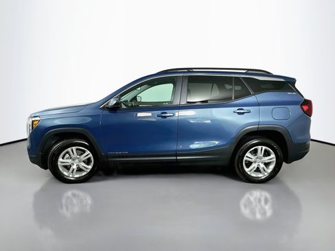 Used 2024 GMC Terrain SLE w/ Driver Convenience Package AWD/4WD image 4