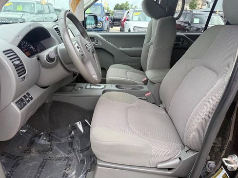 Used 2020 Nissan Frontier SV image 16