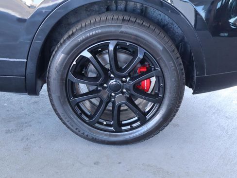 Used 2017 Maserati Levante w/ Luxury Package image 11