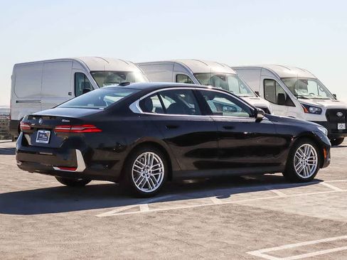 Used 2025 BMW 530i RWD image 4