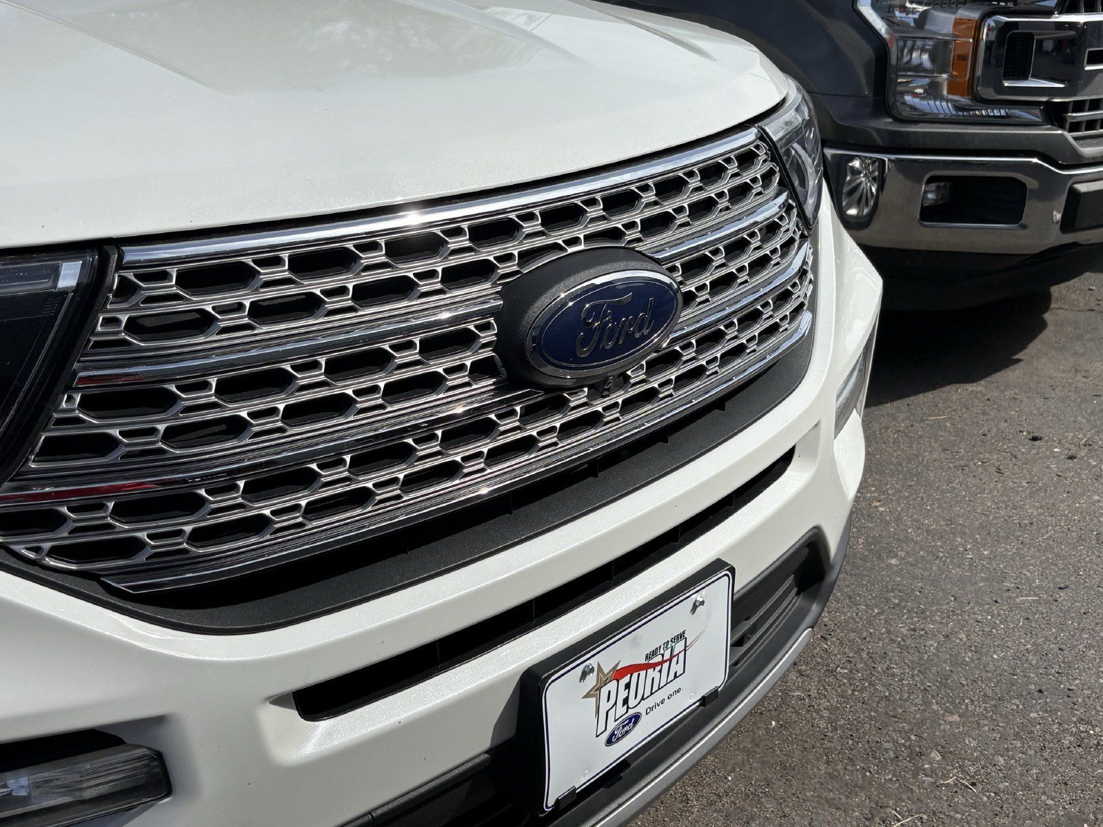 Used 2020 Ford Explorer Limited w/ Class III Trailer Tow Package RWD image 4