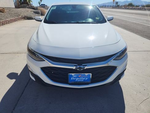 Used 2022 Chevrolet Malibu RS image 2