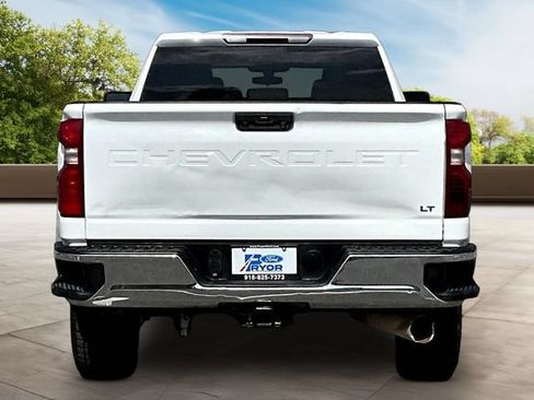 Used 2022 Chevrolet Silverado 2500 LT w/ Convenience Package AWD/4WD image 4