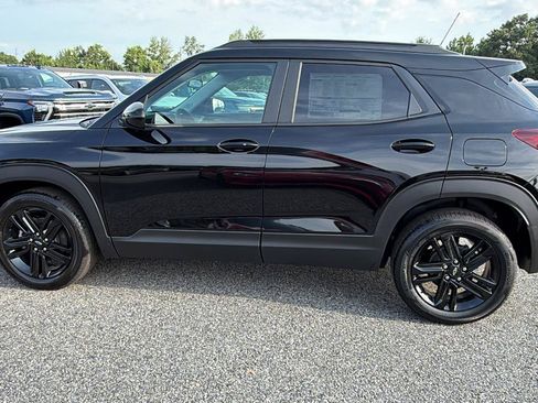 New 2026 Chevrolet TrailBlazer LT w/ Midnight Edition FWD image 11