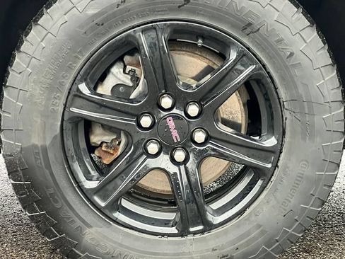 Used 2023 GMC Acadia AT4 w/ Technology Package AWD/4WD image 9