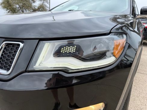 Used 2018 Jeep Compass Limited w/ Navigation Group image 9