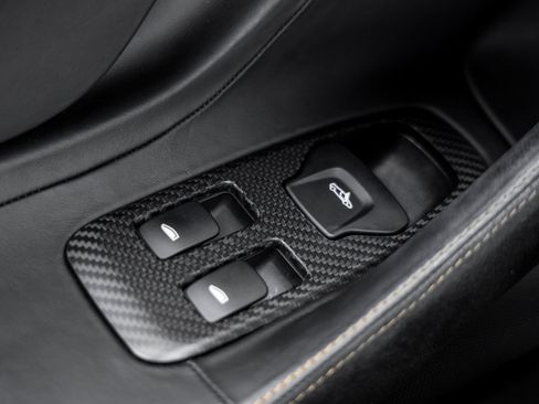 Used 2016 McLaren 570S Coupe RWD image 40