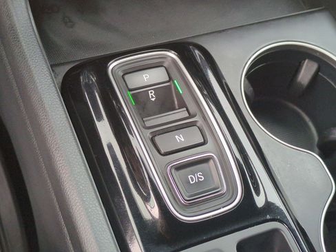 Used 2025 Honda Pilot Sport image 26