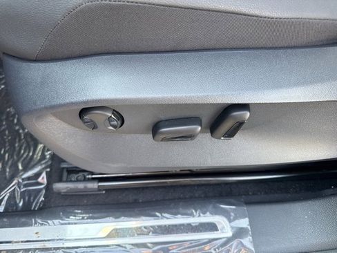 Used 2024 Volkswagen Tiguan Wolfsburg Edition image 6