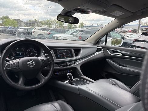 Used 2018 Buick Enclave Premium AWD/4WD image 35