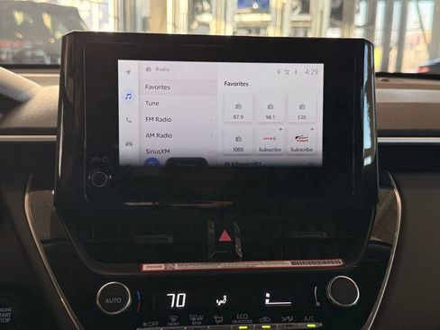 Used 2024 Toyota Corolla Cross LE image 14