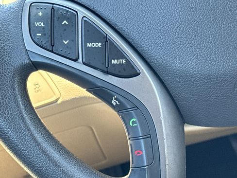 Used 2013 Hyundai Elantra GLS w/ Preferred Pkg FWD image 19
