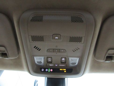 Used 2019 Cadillac XT5 Platinum image 21