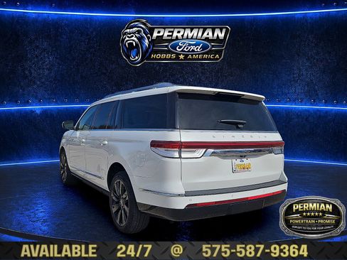 Used 2023 Lincoln Navigator L Reserve AWD/4WD image 3