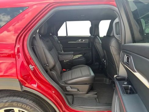 Used 2025 Ford Explorer ST-Line AWD/4WD image 30