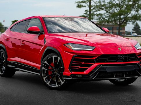 Used 2019 Lamborghini Urus AWD/4WD image 2