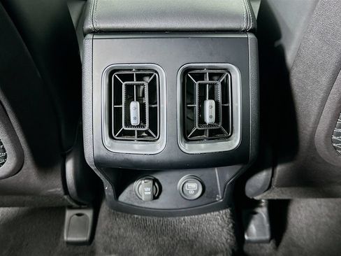 Used 2022 Kia Sorento S FWD image 25