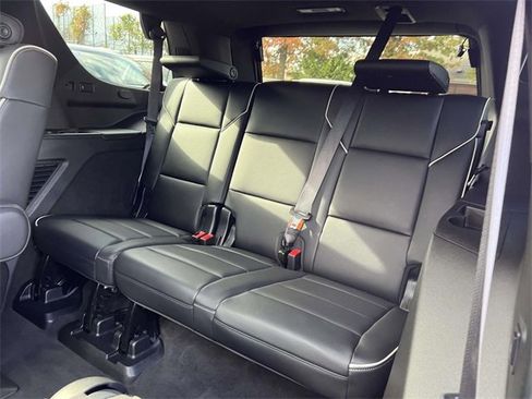 Certified 2024 Cadillac Escalade Premium Luxury w/ Performance Package image 21