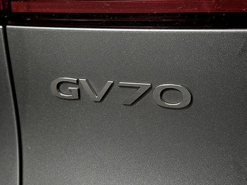 Used 2025 Genesis GV70 2.5T w/ Select Package AWD/4WD image 34