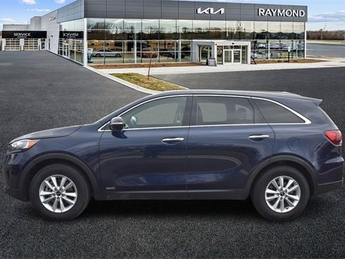 Used 2020 Kia Sorento LX w/ LX I4 Convenience Package image 6