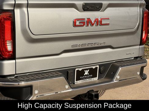 New 2026 GMC Sierra 1500 SLT image 7