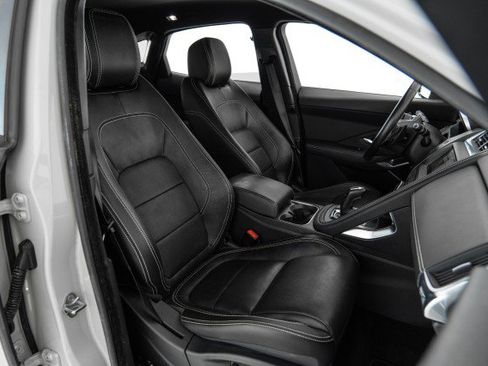 Used 2019 Jaguar E-PACE R-Dynamic SE image 31