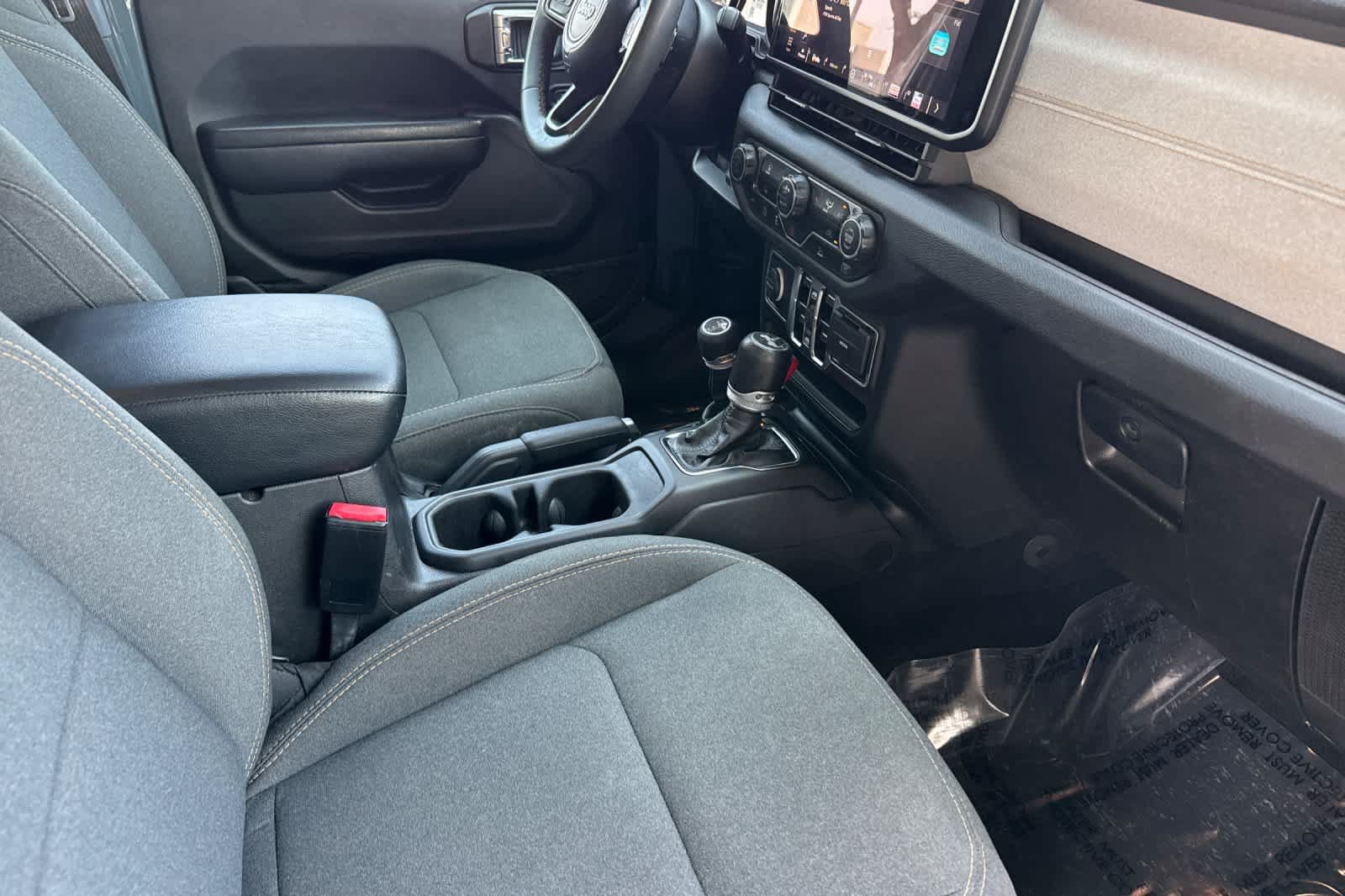 Used 2024 Jeep Wrangler Unlimited Sport AWD/4WD image 16