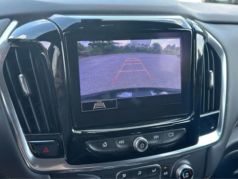 Used 2021 Chevrolet Traverse LT AWD/4WD image 15