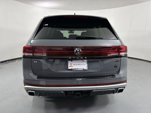 Used 2024 Volkswagen Atlas Peak Edition SE AWD/4WD image 34