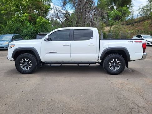 Used 2018 Toyota Tacoma TRD Off-Road AWD/4WD image 2