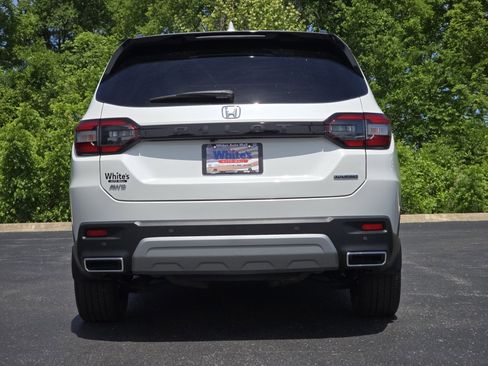 Used 2025 Honda Pilot Touring image 22
