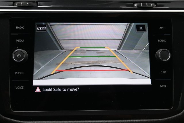 Used 2023 Volkswagen Tiguan SE R-Line FWD image 21