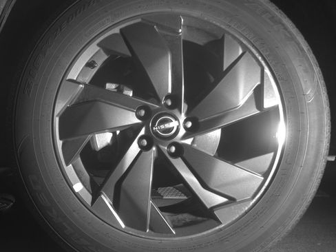 Used 2025 Nissan Rogue SV image 12