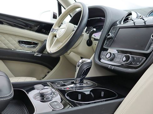 Certified 2017 Bentley Bentayga AWD/4WD image 33