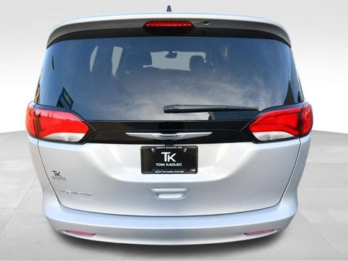Used 2024 Chrysler Voyager LX FWD image 6