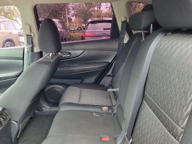 Used 2017 Nissan Rogue SV FWD image 13