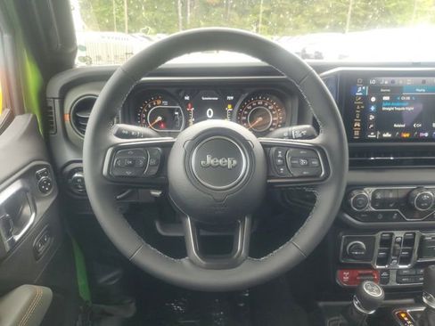 New 2025 Jeep Gladiator Mojave image 13